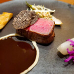 アトリエ - おおいた和牛フィレ肉の炭火焼き 60g、黒トリュフ