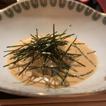 赤坂 渡なべ - 鯛のゴマダレ 渡なべさんの鯛茶が一番好きなんです。鯛を細く切って合って、 胡麻タレがたっぷり。後半、お茶で鯛茶にしていただきます。