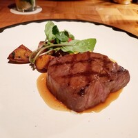 ザ タヴァン グリル＆ラウンジ - 