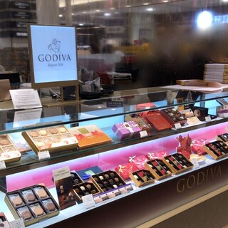 GODIVA Chocolatier_2