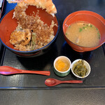 富士山海の家 - 特大エビ天丼(1500)