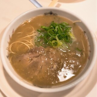 新横浜駅でおすすめの美味しいラーメンをご紹介 食べログ 新横浜駅でおすすめの美味しいラーメンをご紹介 食べログ