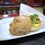カフェ・ベローチェ - ◆カイザーサンド　スクランブルエッグ・ベーコンセット（440円だったような）