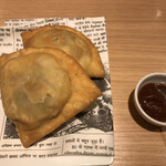 デリー - 料理写真:サモサ(2ピース)(660円)