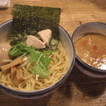 麺や わたる - 味玉入りつけ麺(12-08)
