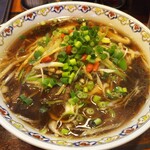 劉 - 黒酢ラーメン 900円