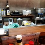 もつ焼き 丸松 - 厨房