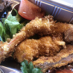 居喰処 光 - 2021/01/03
      おまかせ弁当 1,100円