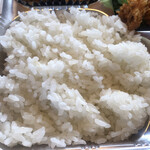 居喰処 光 - 2021/01/03
      おまかせ弁当 1,100円