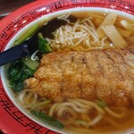 Manseimenten - 鶏ガラベースの醤油スープから昭和の香りが立ち上ってきます。