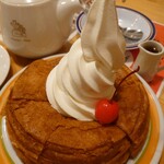 コメダ珈琲店 - ソフトクリームの立ち姿が美しい