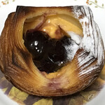 ブーランジェリー スドウ - ダークチェリーとカスタードクリームの相性抜群！