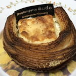 ブーランジェリー スドウ - 大きなクリームチーズが入ったデニッシュです。