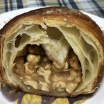 ブーランジェリー スドウ - ナッツの香ばしさと食感がキャラメルでまとまり、デニッシュと合います！