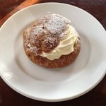 カフェ・ミケランジェロ - 本日のデザート、シュークリーム