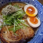 下品なぐらいダシのうまいラーメン屋 - 