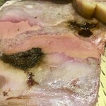 Abats - ホロホロ鳥と無花果のテリーヌは程よい甘塩っぱさがクセになります