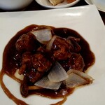 Chuukakissaichiki - 黒酢酢豚ランチ⭐️旨味たっぷり❣️豚肉にバルサミコのような鮮烈なあんがたっぷり♡