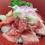 みなと市場 小松鮪専門店 - ◆「海鮮みんな丼」