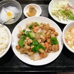 観行雲 - 〆の　鶏肉とカシューナッツの炒め定食　¥700(税込)
      ここで定食いく？！ってつっこむトコだよー  笑