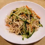 観行雲 - 干し豆腐の和え物　¥500(税込)