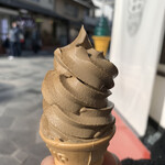 ますだ茶舗 - ほうじ茶ソフトクリーム300円