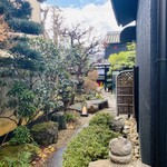 Hitsumabushi Togawa - お店の前の庭