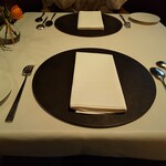 ラトリエ・ドゥ・ノト - テーブル