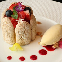 DINING & BAR TABLE 9 TOKYO - 