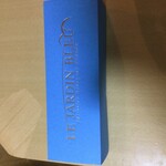 ル・ジャルダン・ブルー - ブルーの箱が目にも眩しい