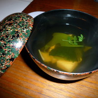 先斗町 魯ビン - ワカメと筍の御椀仕立て