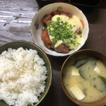 居喰処 光 - 2021/01/04
      本日の日替り 中とろやまかけ丼 500円