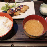 炭火焼専門食処 白銀屋 - 