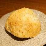 アカ - 自家製のライ麦パン