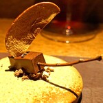 アカ - アマゾン・カカオの生チョコレートとリンゴチップ、クッキー&ナッツ