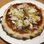 Hazuya - スモークチキンのピザ
                        ８８０円   サラダ・スープ付き