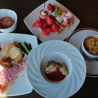 スカイビュッフェ51 - グラタンはオーダーしてから焼いてくれるので少し時間はかかりますがあつあつでおいしい。ブリがおいしかったのでお代わり