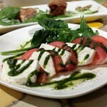 トリワイン ＰＩＫＯＳＨＨＨＵ - カプレーゼ