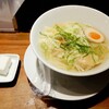 香港雲呑専門店 賢記 - 本日いただいたのは、”海老焼売雲吞麺”（焼塩、細麺）\850