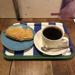 コーヒーとタイヤキのカラク - タイヤキセット。
            美味し。