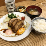 チャーシューエッグ定食