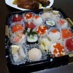 すし辰 - クリスマス手まり寿司2人前(2800円)