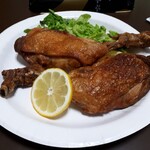 すし辰 - 鶏もも丸ごとから揚げ(842円)