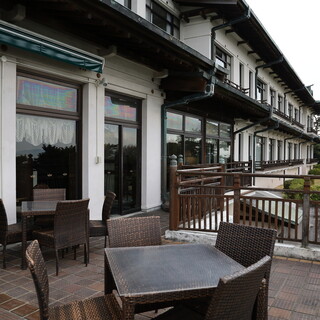 カフェ ラウンジ アンド バー アゼリア_2