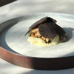 クラフタル - ・モンドール ゆり根、シブレット、黒胡椒、黒トリュフ、 フォアグラのテリーヌ