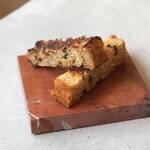 クラフタル - 玉ねぎとトュフのパン トリュフのブリオッシュ  パンうまうま