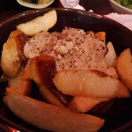 酒場かんかん - ラッキーピエロ風フライドポテト。北海道のチェーン店のメニューのアレンジだそうで。
