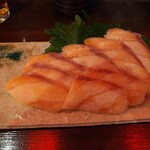 酒場かんかん - 鮭のルイベ。これもゴールデンカムイを思い出してしまった。