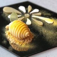 クラフタル - ・レモンケーキの再構築 フィナンシェ、紅茶のムース、レモンカード、タルト生地