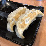 胡弓 - ハッピーアワーセットの餃子　一個食べた！
